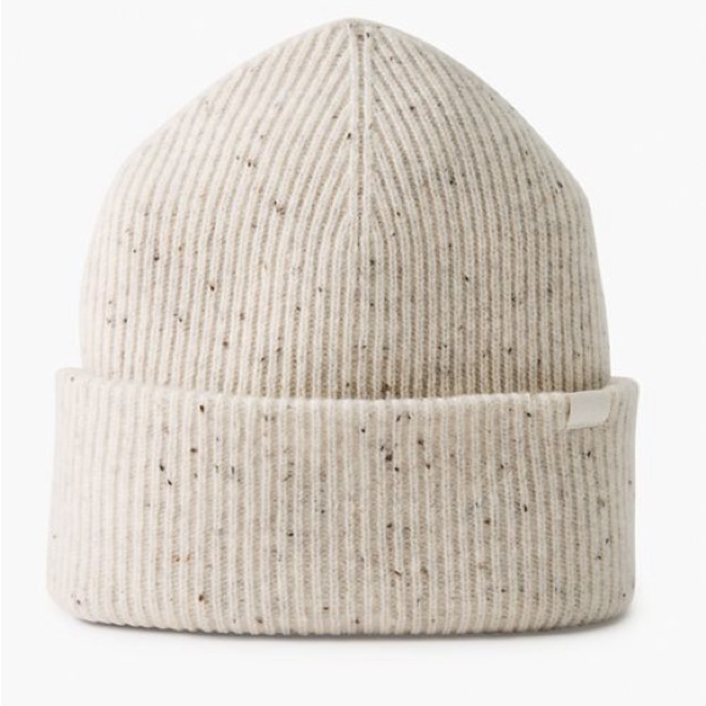 NWT TNA rush cashwool beanie from Aritzia in speckled cream color “marl mullein”